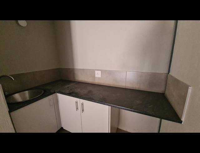 INDUSTRIAL PROPERTY TO RENT IN HALFWAY HOUSE